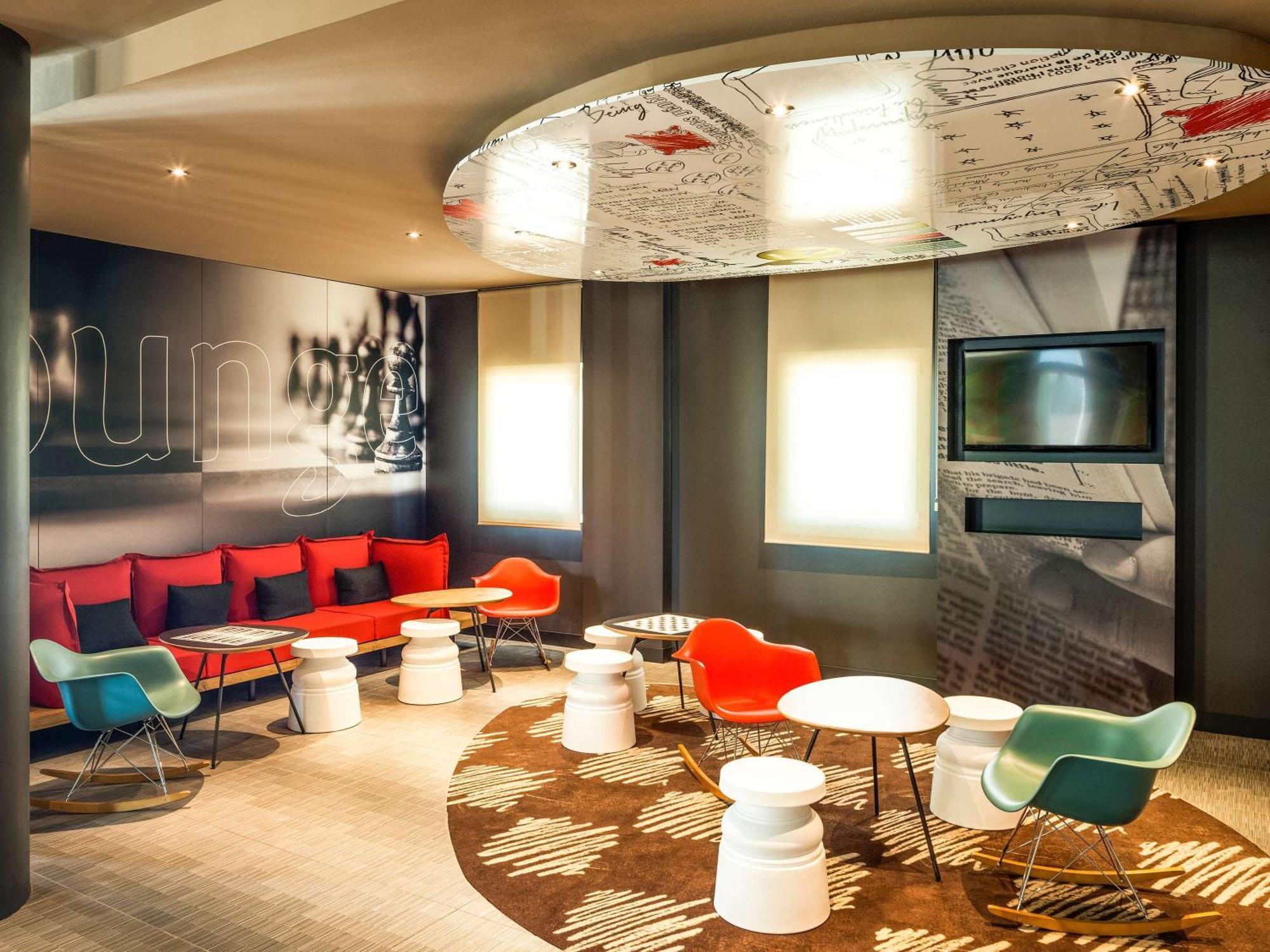 Ibis Hotel *